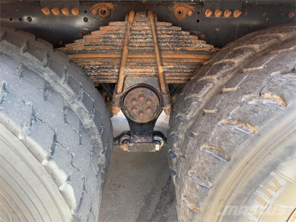 MAN tga 33.390 Camion benne