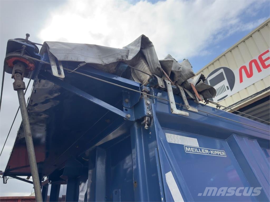Mercedes-Benz Arocs 3345 덤프 트럭