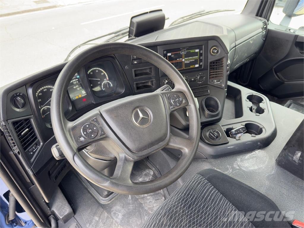 Mercedes-Benz Arocs 3345 덤프 트럭