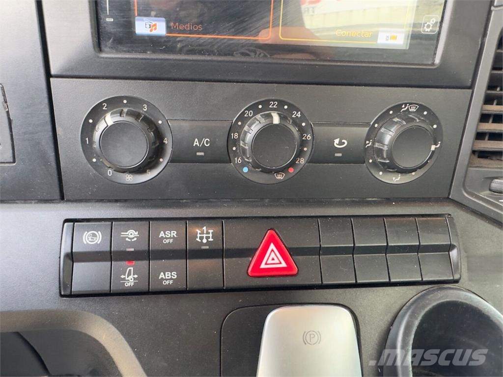 Mercedes-Benz Arocs 3345 덤프 트럭