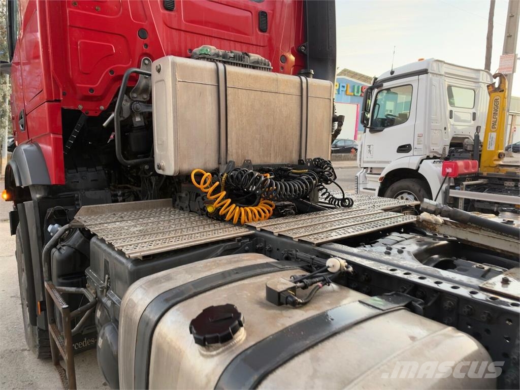 Mercedes-Benz arocs 1948 Truck Tractor Units