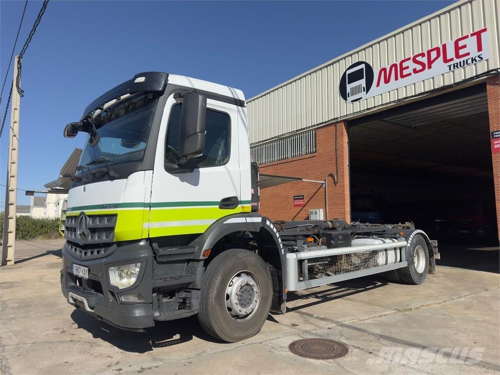 Mercedes-Benz Arocs 1832 Camiones elevadores de gancho