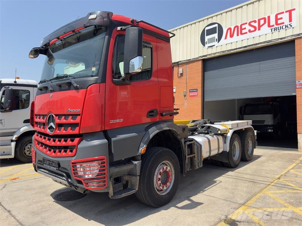Mercedes-Benz Arocs 3353 شاحنات الرافعات الخطافية