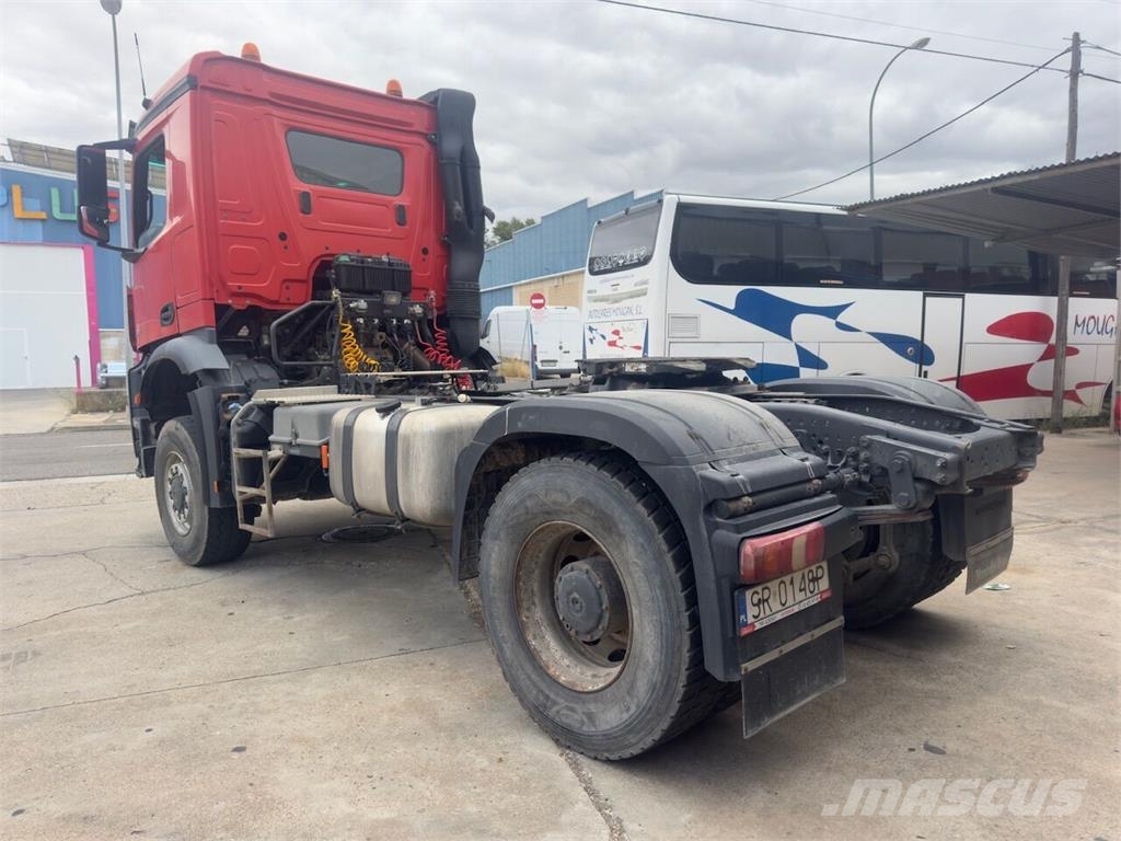 Mercedes-Benz Arocs 2145 Tegljači