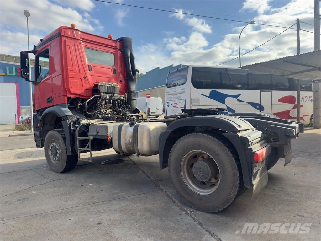 Mercedes-Benz Arocs 2145 Tracteur routier