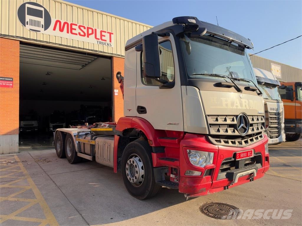 Mercedes-Benz Arocs 2643 Camion ampliroll