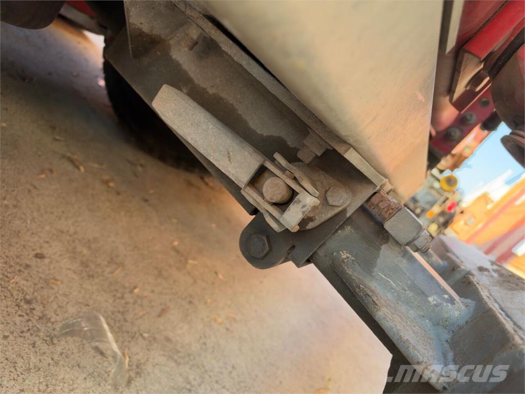 Mercedes-Benz Arocs 2643 Camion ampliroll