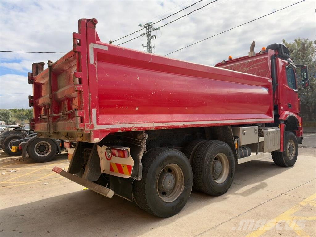 Mercedes-Benz Arocs 3336 شاحنات قلابة