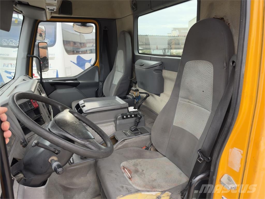 Renault Kerax 270 Hook lift trucks
