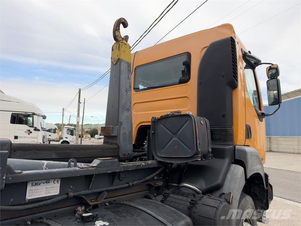 Renault Kerax 270 Hook lift trucks