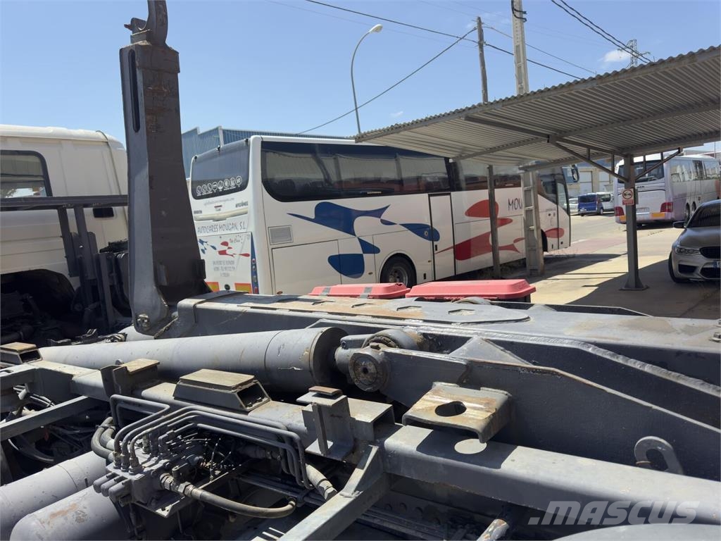 Scania P340 Camiones elevadores de gancho