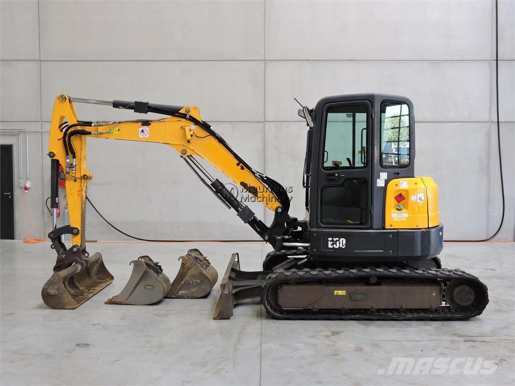 Bobcat E50 معدات البناء - غير ذلك