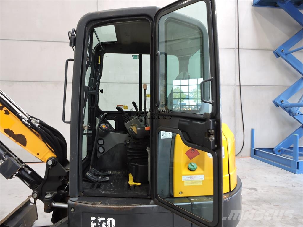 Bobcat E50 معدات البناء - غير ذلك