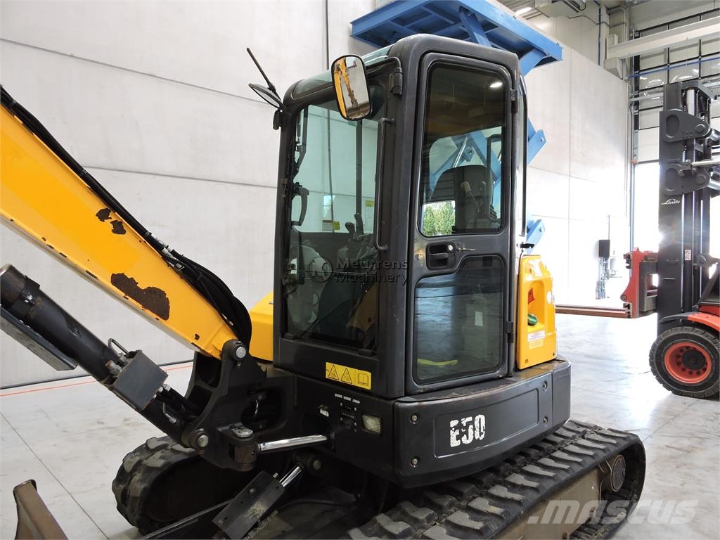 Bobcat E50 معدات البناء - غير ذلك