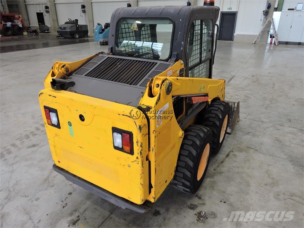 Bobcat S450 Kolesni nakladalci