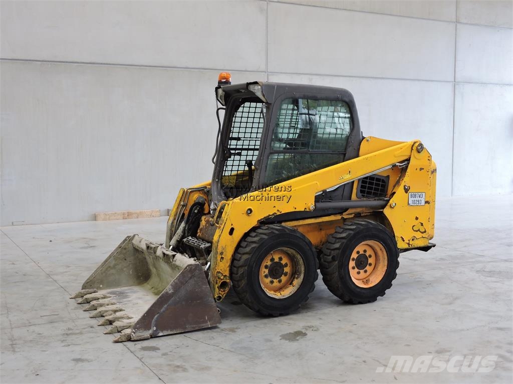 Bobcat S450 Kolesni nakladalci
