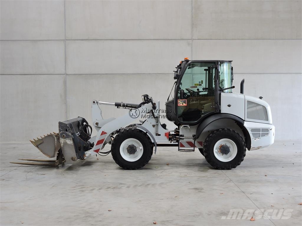 CASE 221F + Fork Wheel loaders
