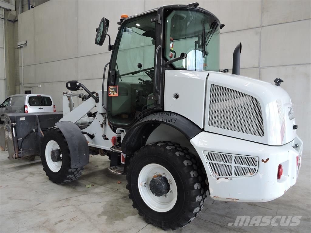 CASE 221F + Fork Wheel loaders