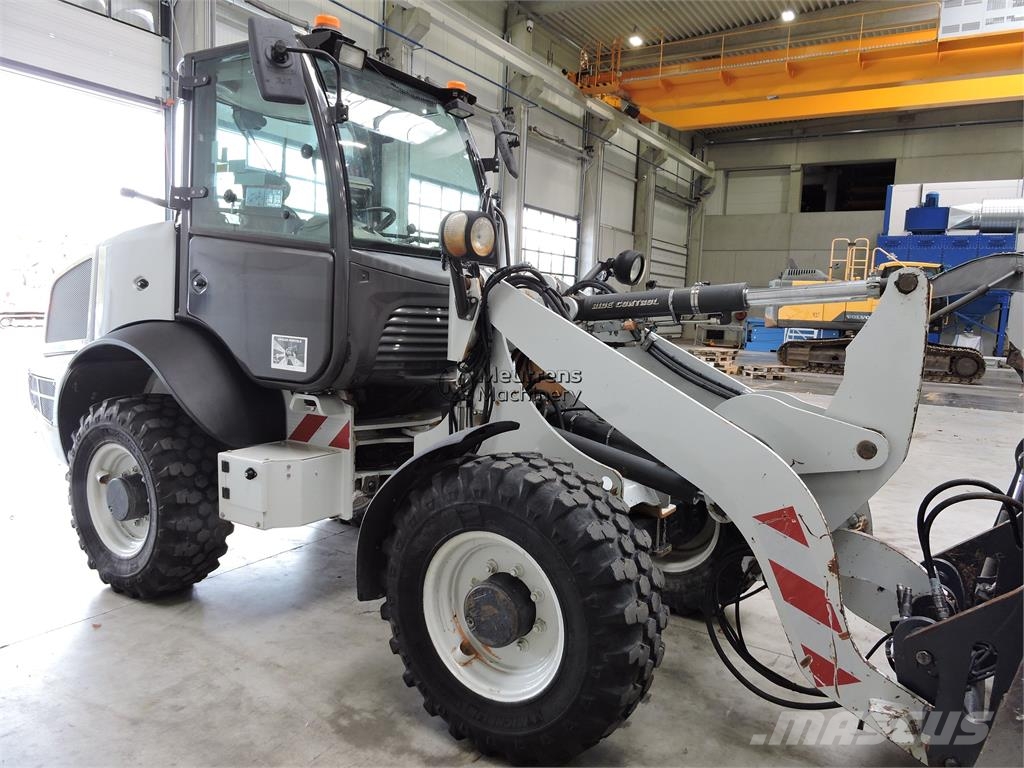 CASE 221F + Fork Wheel loaders