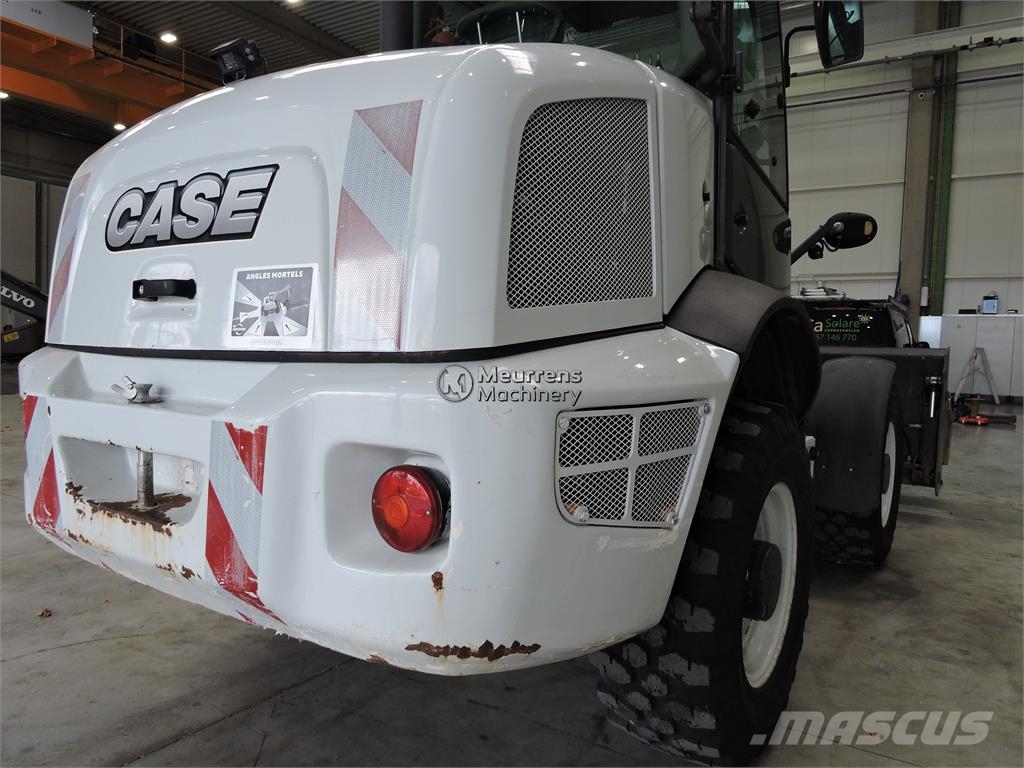 CASE 221F + Fork Wheel loaders