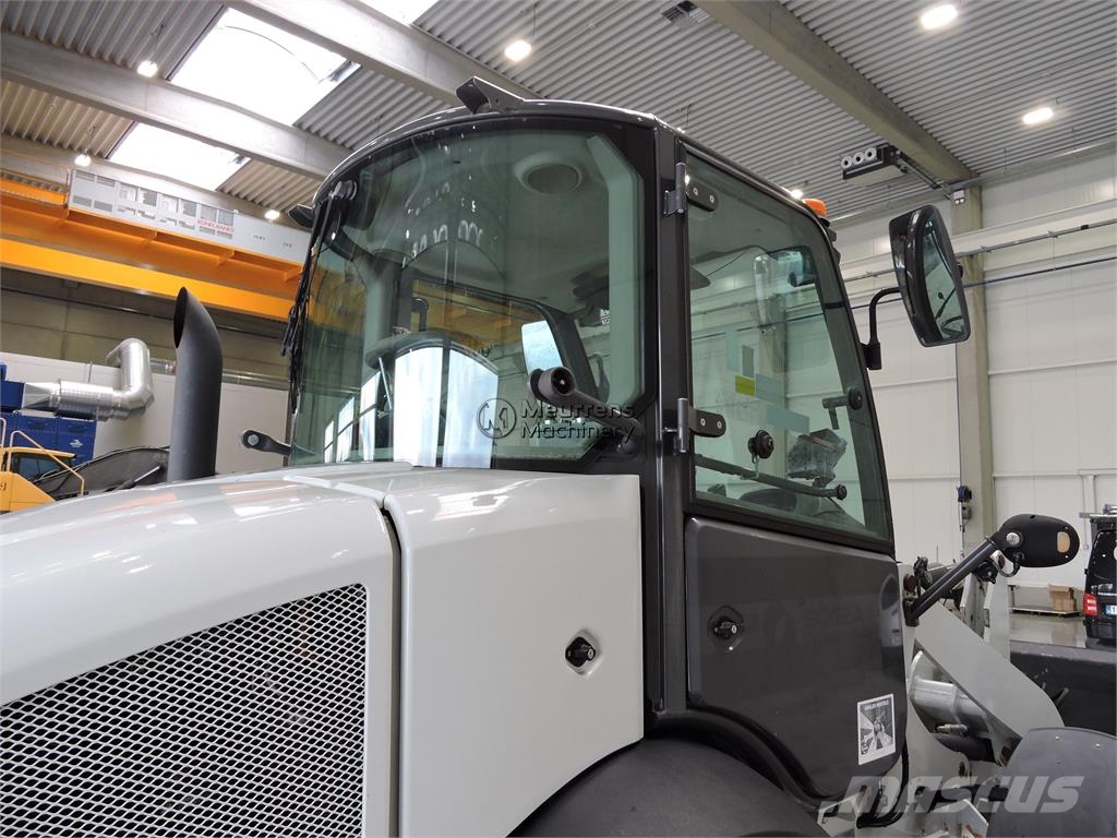 CASE 221F + Fork Wheel loaders