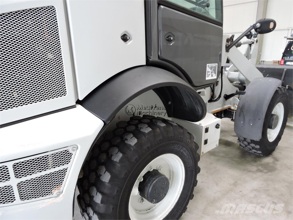 CASE 221F + Fork Wheel loaders
