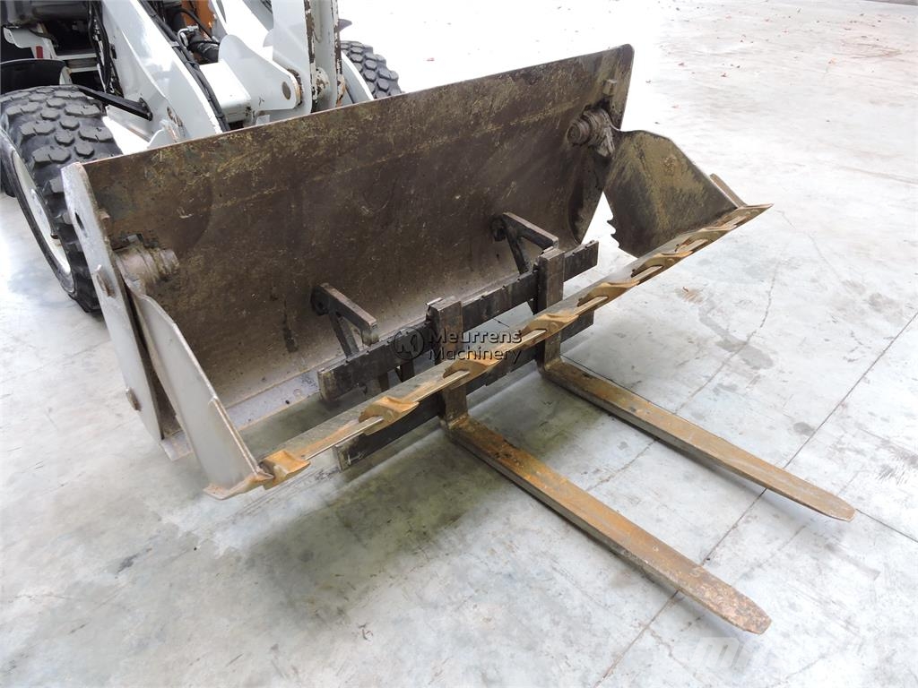 CASE 221F + Fork Wheel loaders