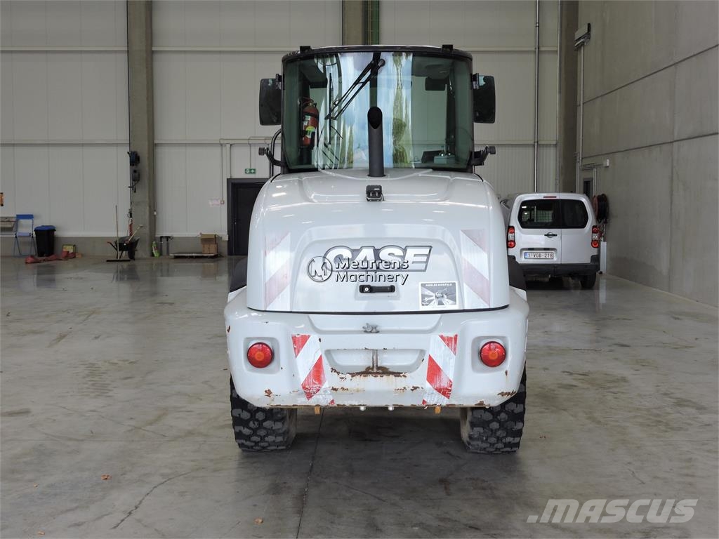 CASE 221F + Fork Wheel loaders