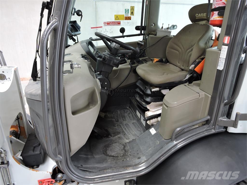 CASE 221F + Fork Wheel loaders