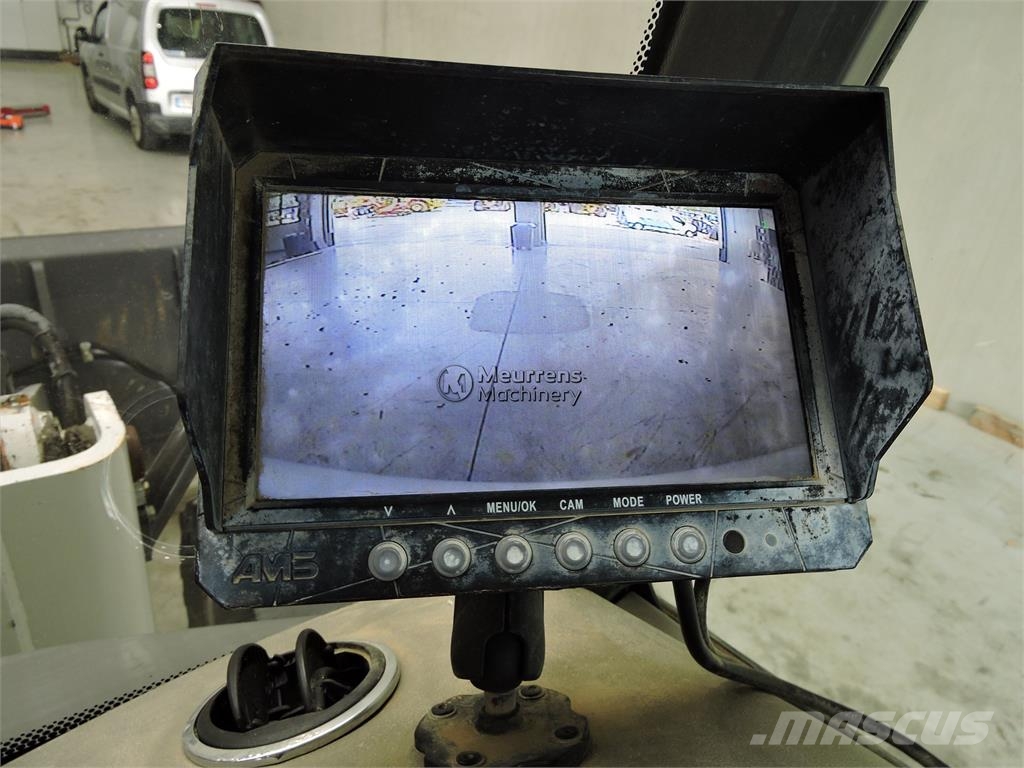 CASE 221F + Fork Wheel loaders