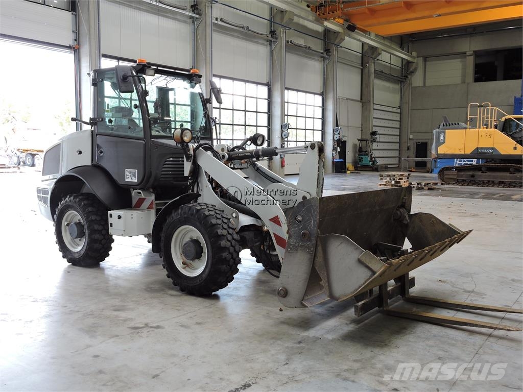 CASE 221F + Fork Wheel loaders