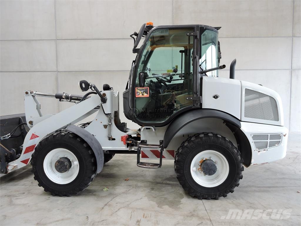 CASE 221F + Fork Wheel loaders