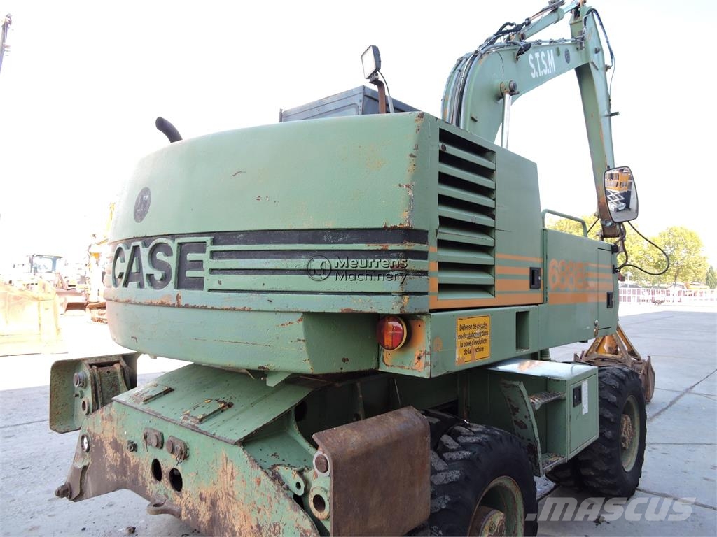 CASE 688B Gravemaskiner på hjul