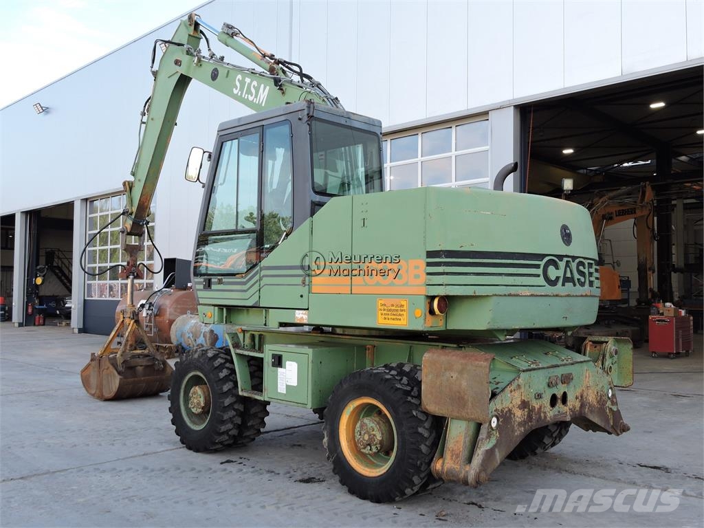 CASE 688B Gravemaskiner på hjul
