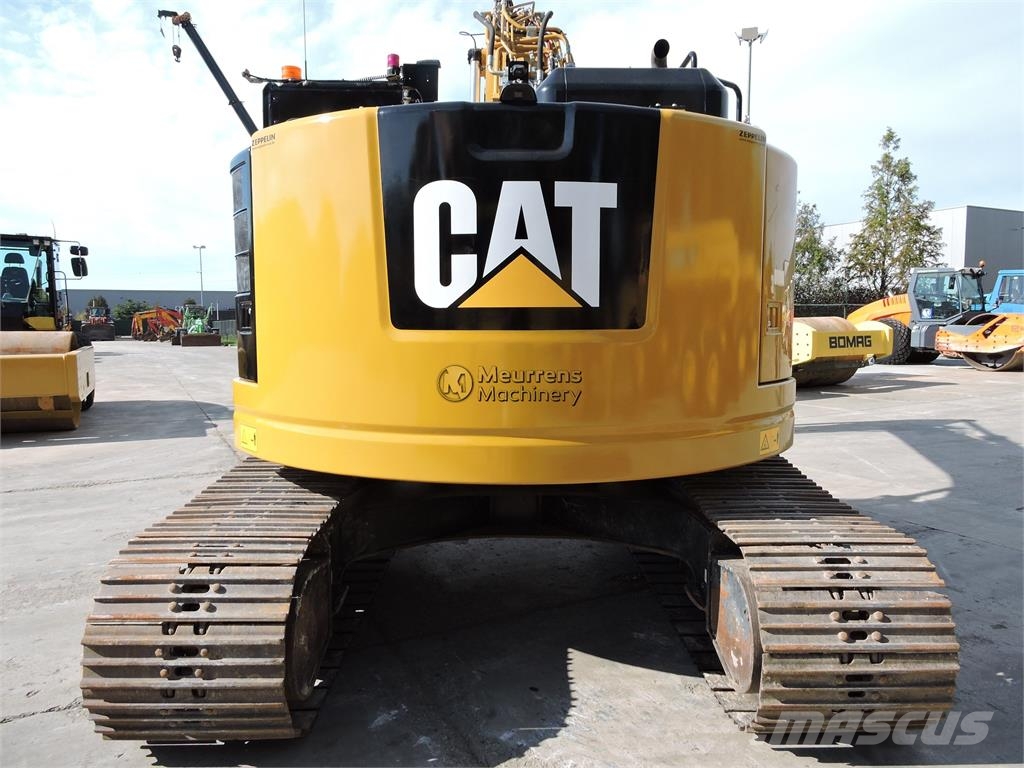 CAT 325 F LCR Pelle sur chenilles
