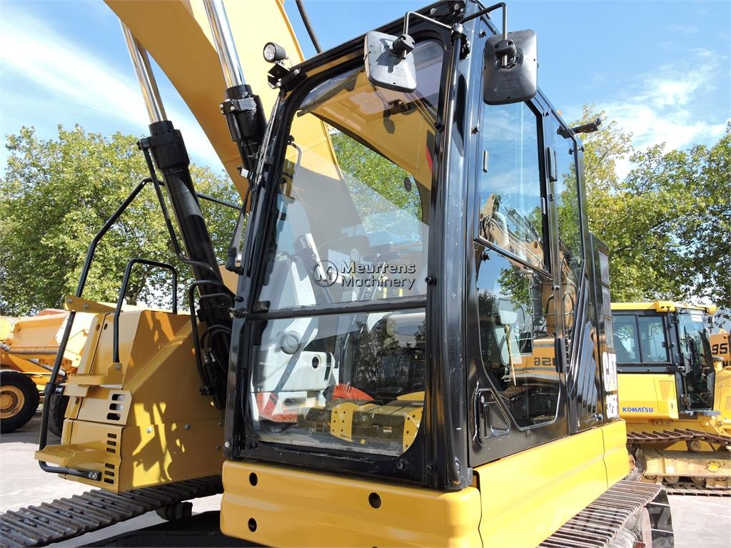 CAT 325 F LCR Pelle sur chenilles