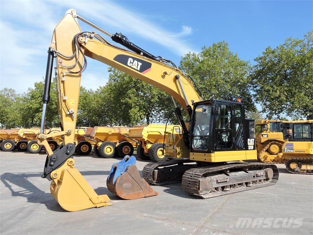 CAT 325 F LCR Pelle sur chenilles