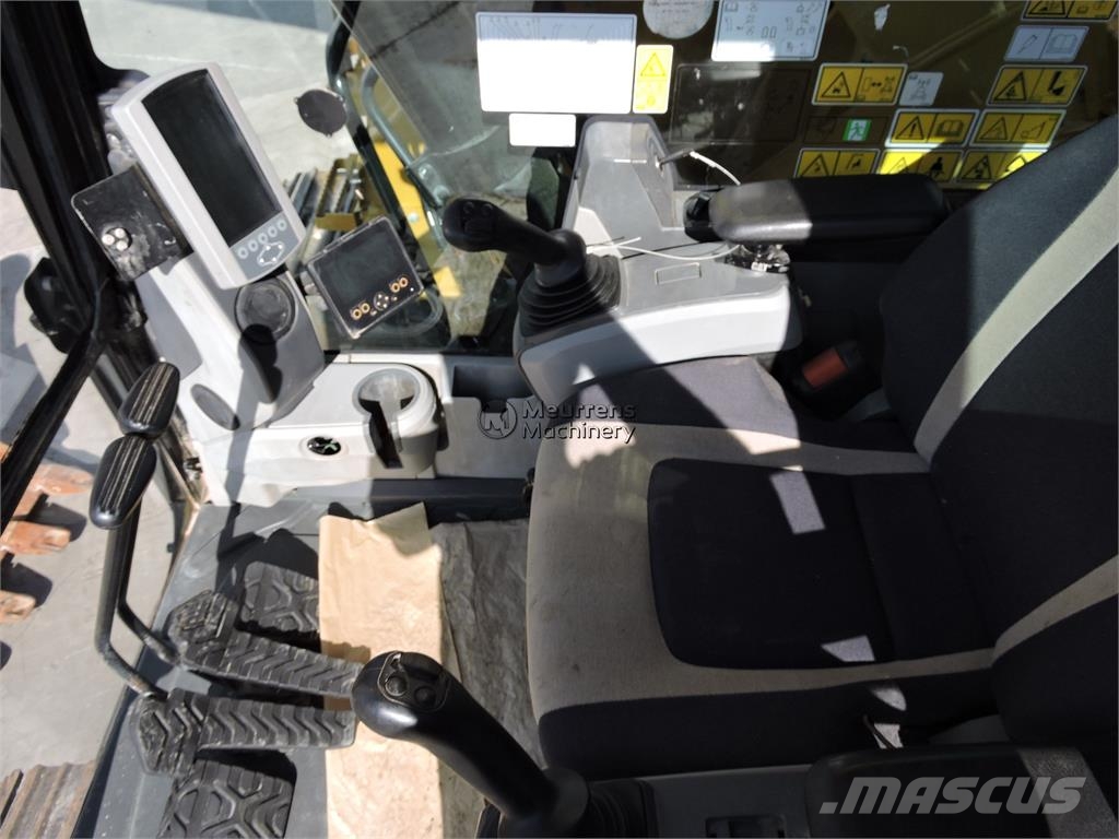 CAT 325 F LCR Pelle sur chenilles