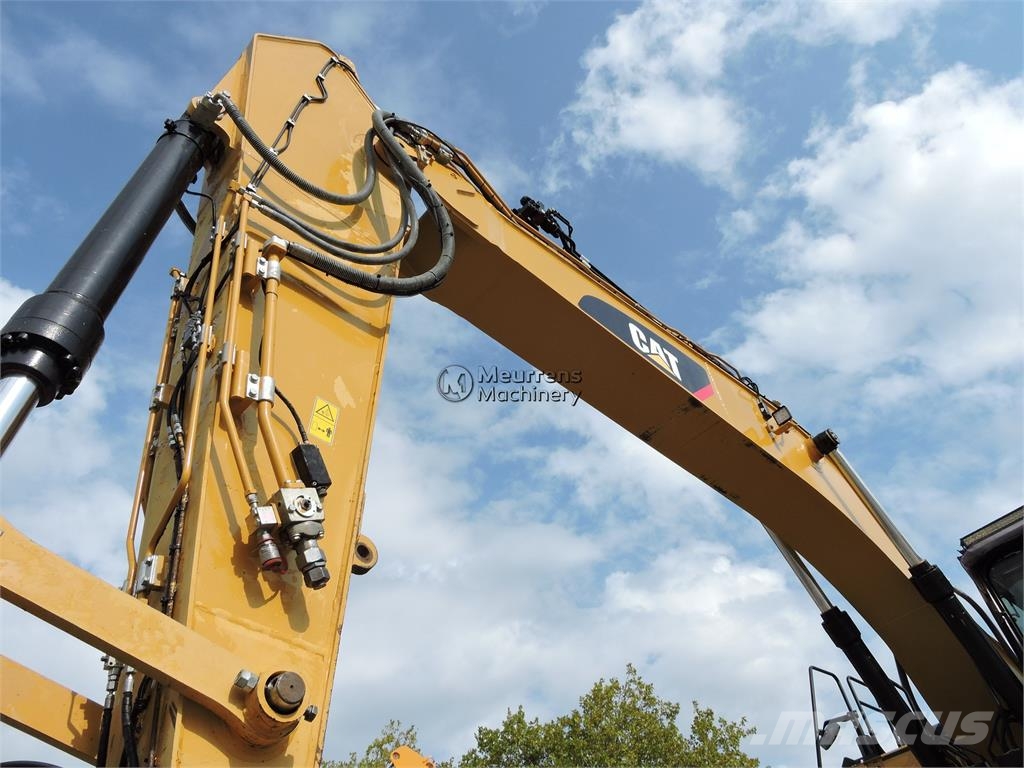 CAT 330 F 대형 굴삭기 29톤 이상