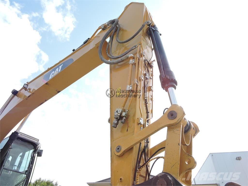 CAT 330 F 대형 굴삭기 29톤 이상