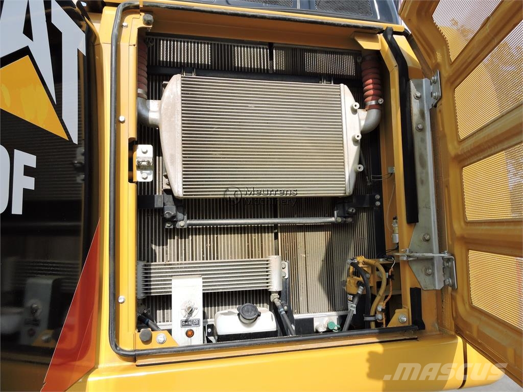 CAT 330 F 대형 굴삭기 29톤 이상