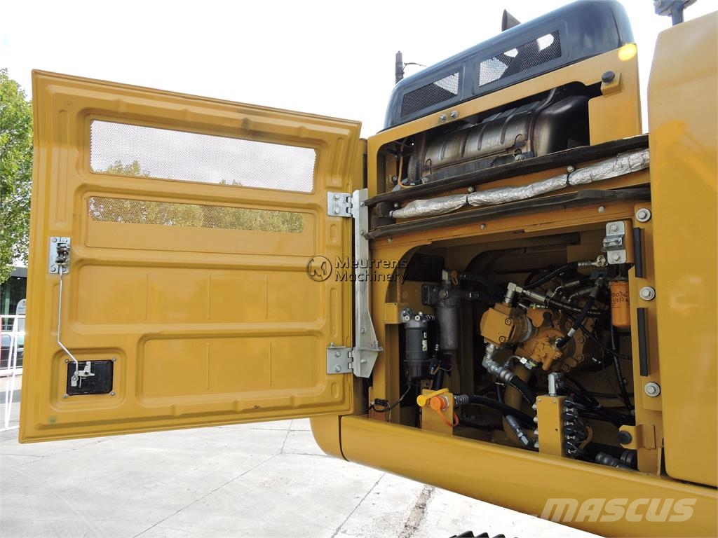 CAT 330 F 대형 굴삭기 29톤 이상