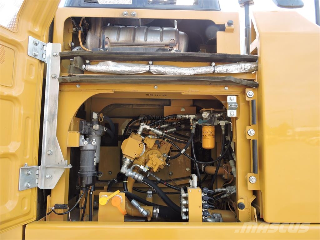 CAT 330 F 대형 굴삭기 29톤 이상