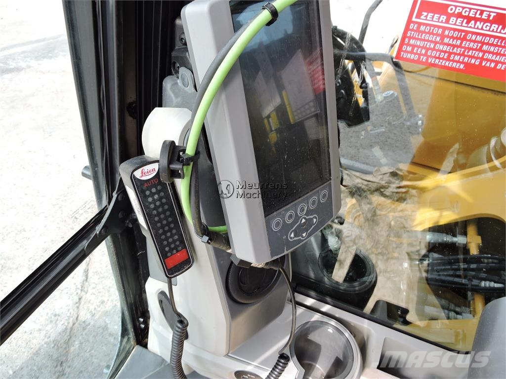 CAT 330 F 대형 굴삭기 29톤 이상