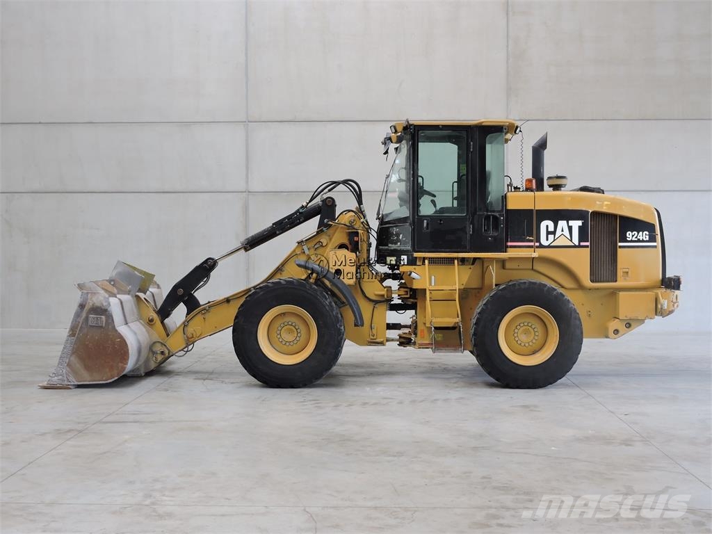 CAT 924G لوادر بعجل
