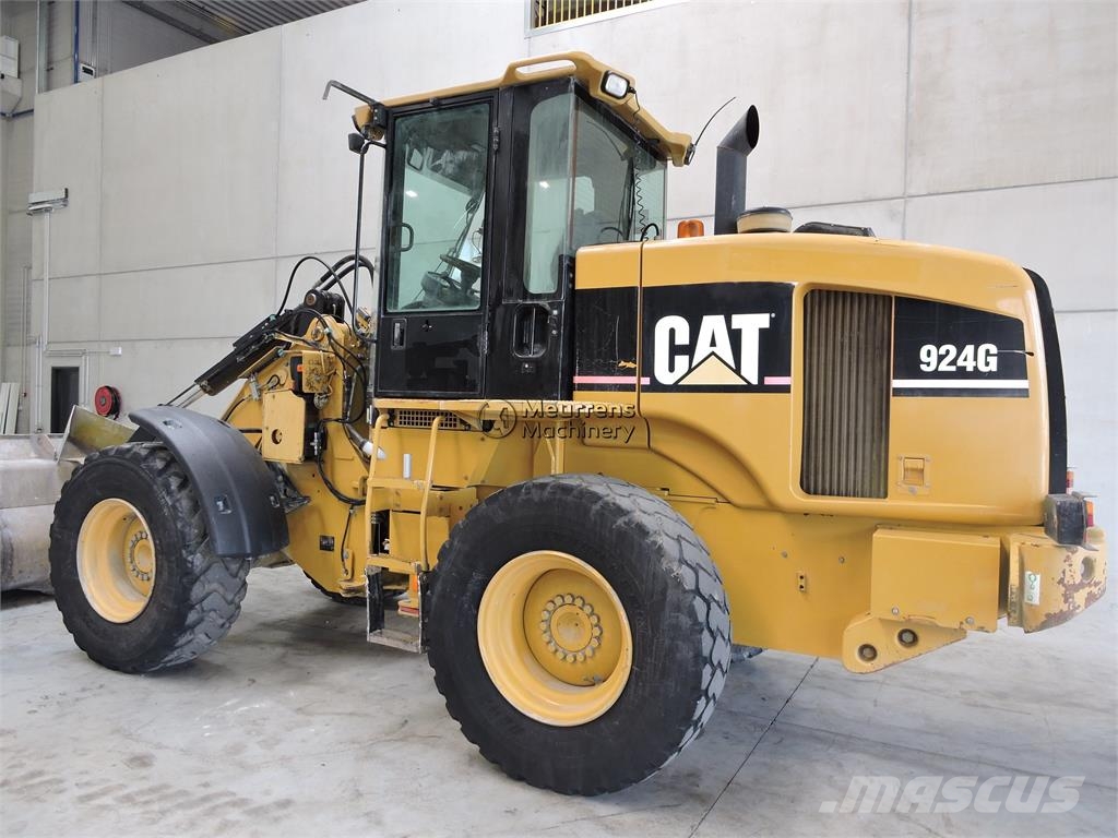 CAT 924G لوادر بعجل