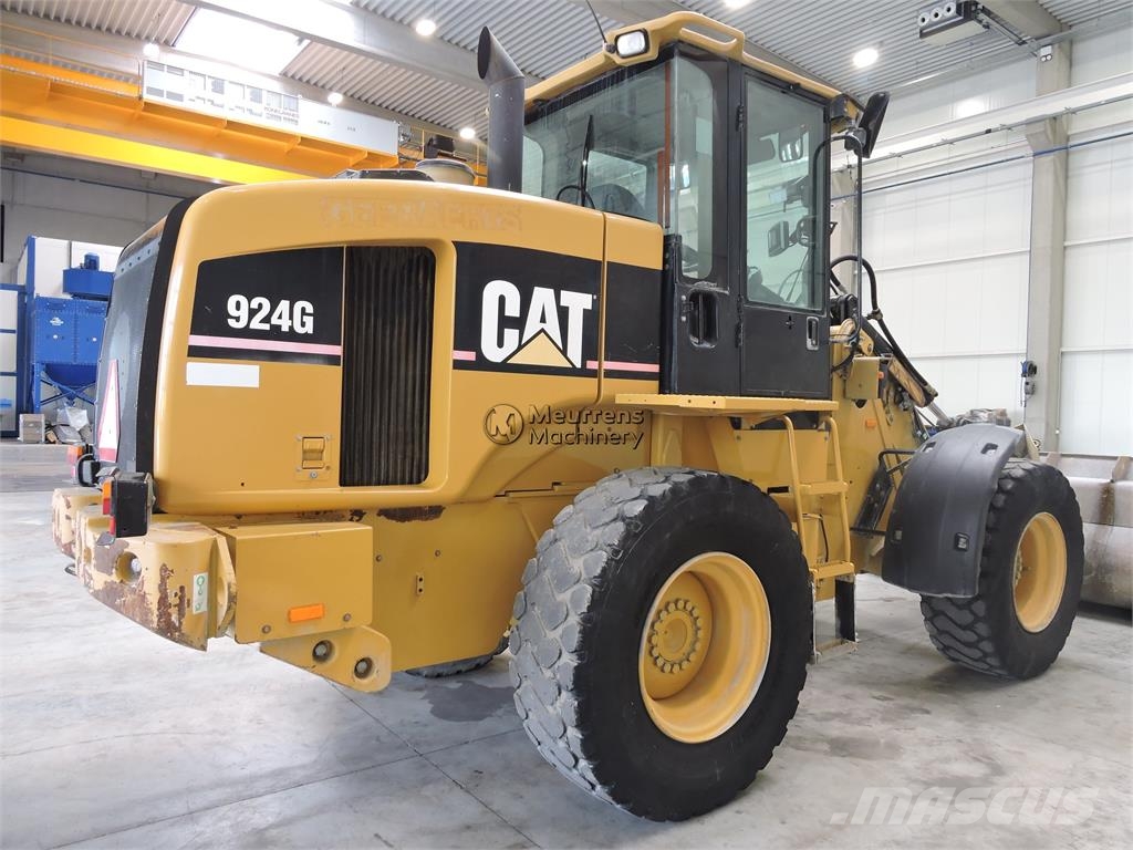 CAT 924G لوادر بعجل