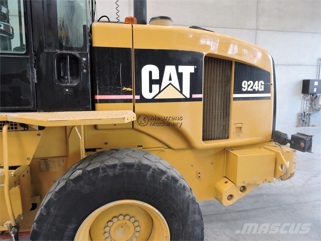 CAT 924G لوادر بعجل