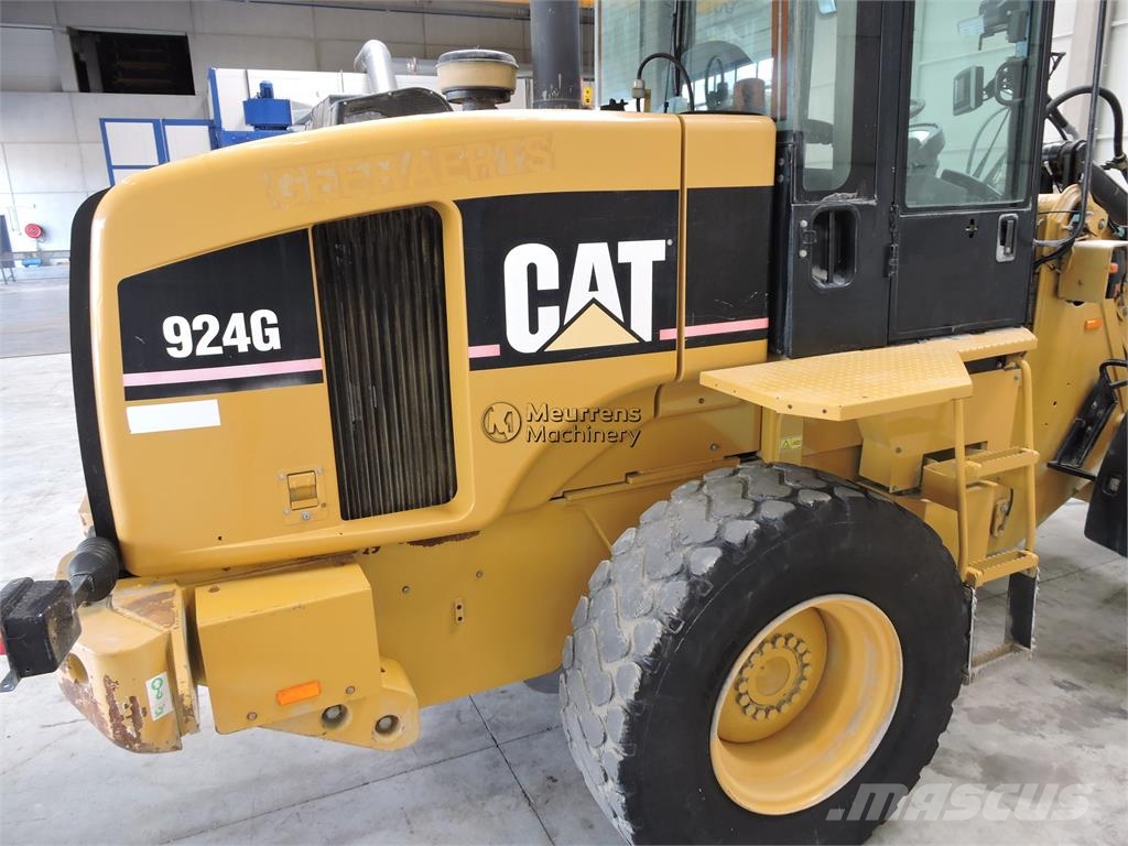 CAT 924G لوادر بعجل
