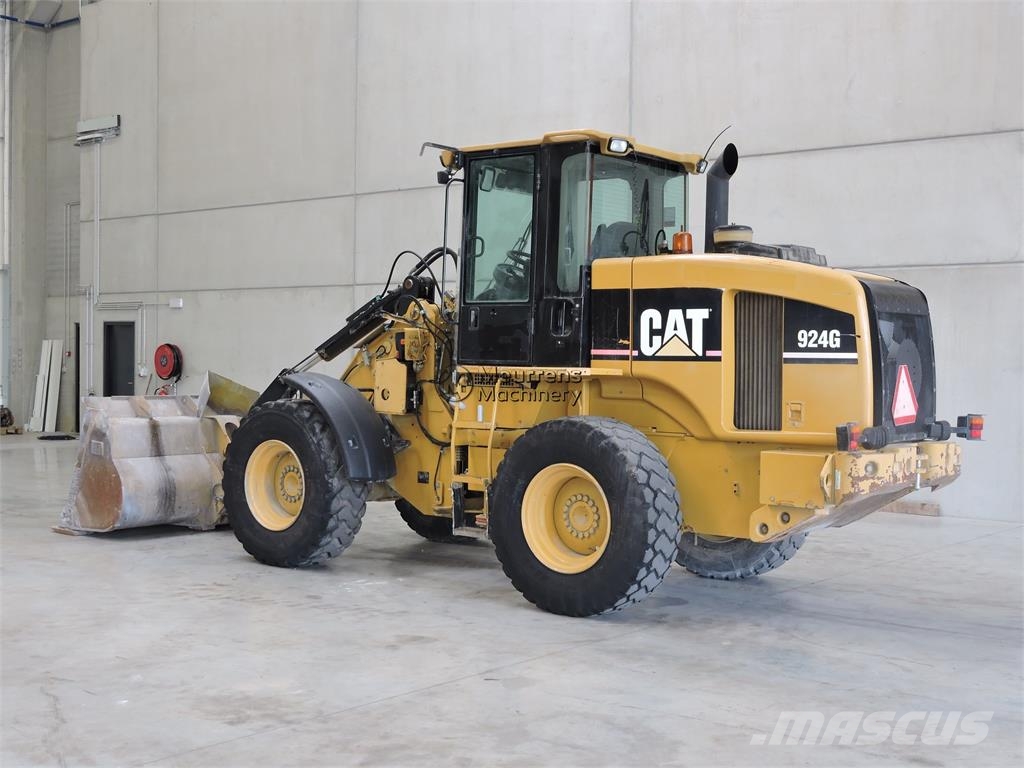 CAT 924G لوادر بعجل